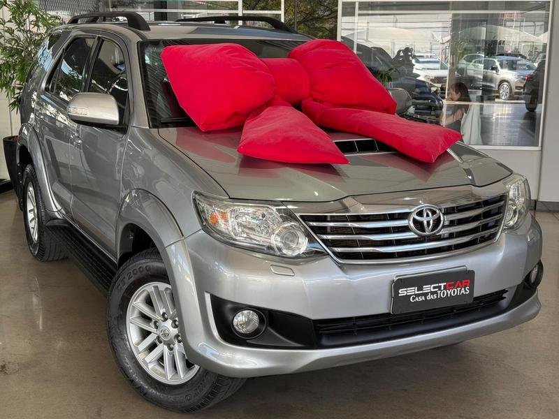 Toyota Hilux SW4 SRV D4-D 4x4 3.0 TDI Dies. Aut na cor Prata em São José dos Pinhais / PR - 1028656