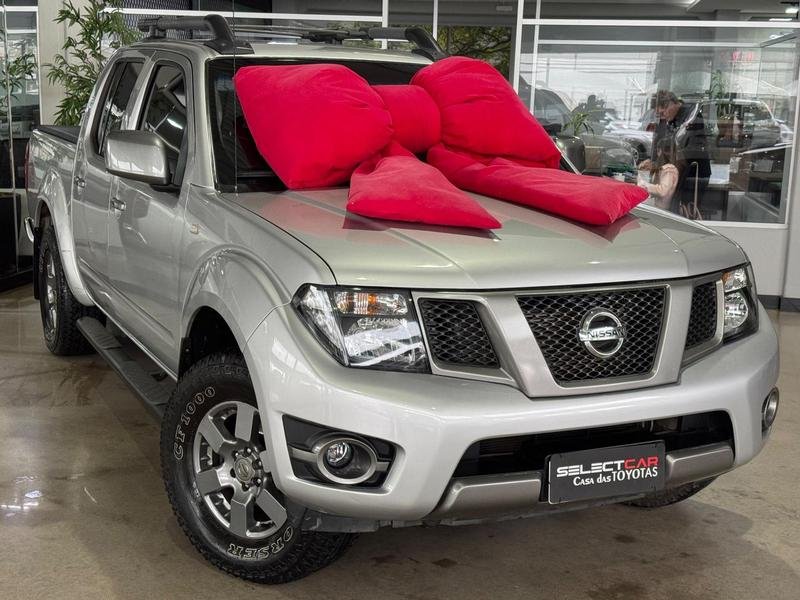 Nissan Frontier SV AT.CD 4x4 2.5 TB Diesel Mec. na cor Prata em São José dos Pinhais / PR - 1029189