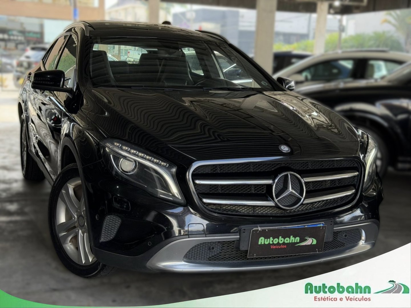 Mercedes-Benz GLA 200 Vision 1.6/1.6 TB 16V Flex Aut. na cor Preto em Joinville / SC - 1031324