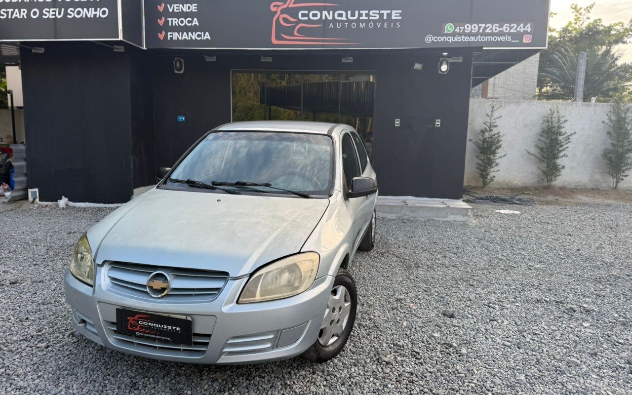 Chevrolet Celta Spirit 1.0 MPFI 8V FlexPower 3p na cor Prata em Joinville / SC - 1031633