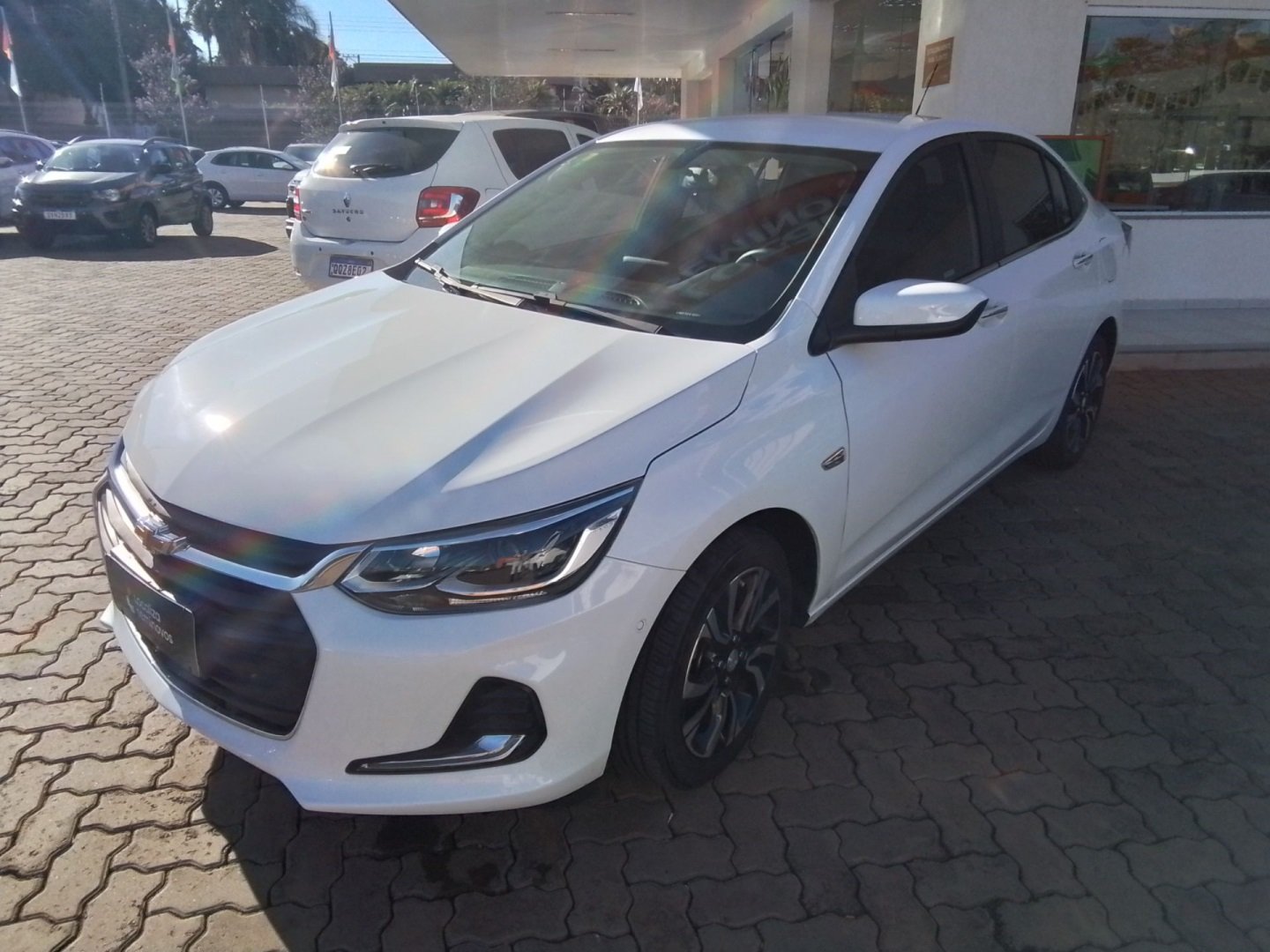 Chevrolet Onix HATCH PREM. 1.0 12V TB Flex 5p Aut. na cor Branco em Londrina / PR - 1031921