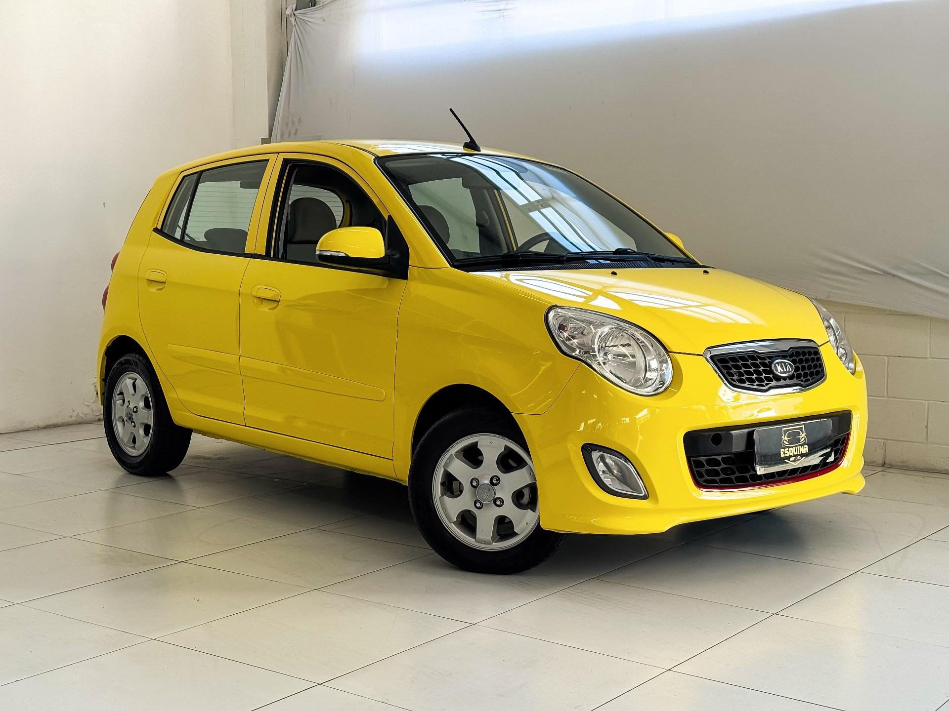 Kia Picanto EX 1.1/1.0/ 1.0 Flex Mec. na cor Amarelo em São José / SC - 1033490