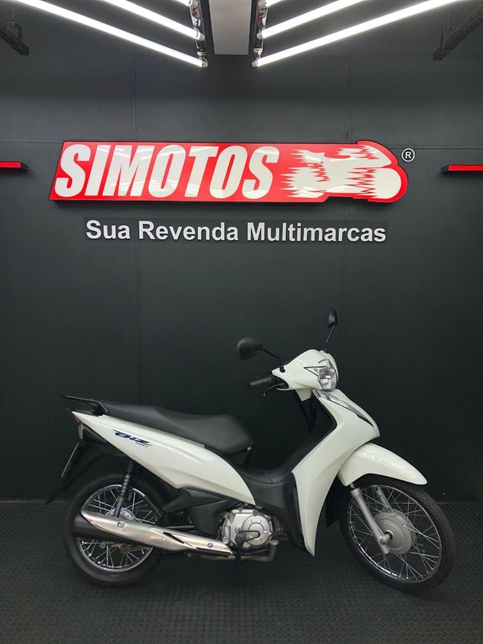 Honda BIZ 110i  na cor Branco em Florianópolis / SC - 1033684