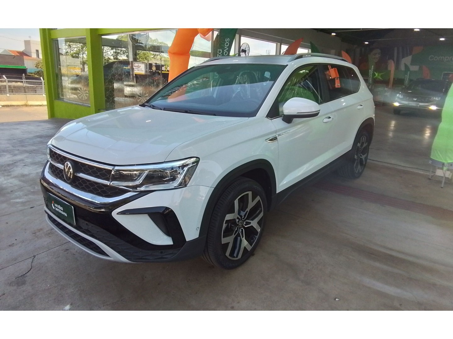 Volkswagen Taos Highline 1.4 250 TSI Flex Aut. na cor Branco em Cascavel / PR - 1034245