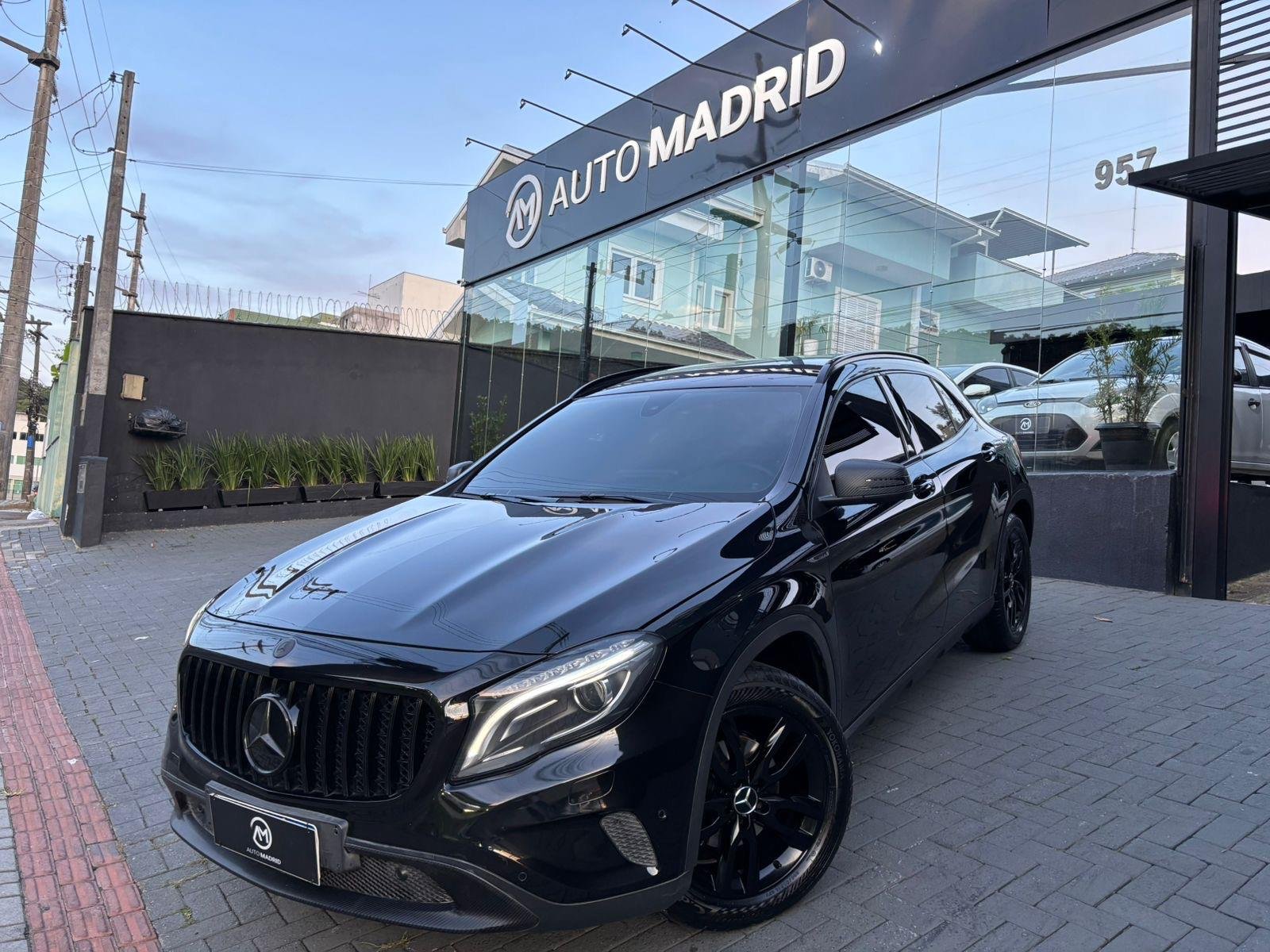 Mercedes-Benz GLA 200 Advance 1.6/1.6 TB 16V Flex Aut. na cor Preto em Joinville / SC - 1035735