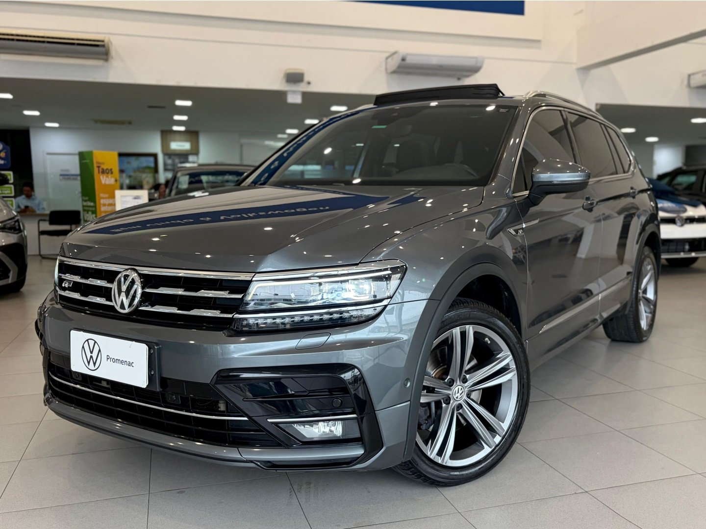 Volkswagen Tiguan Allspac R-Line 350 TSI 2.0 4x4 na cor Cinza em Itajaí / SC - 1036595