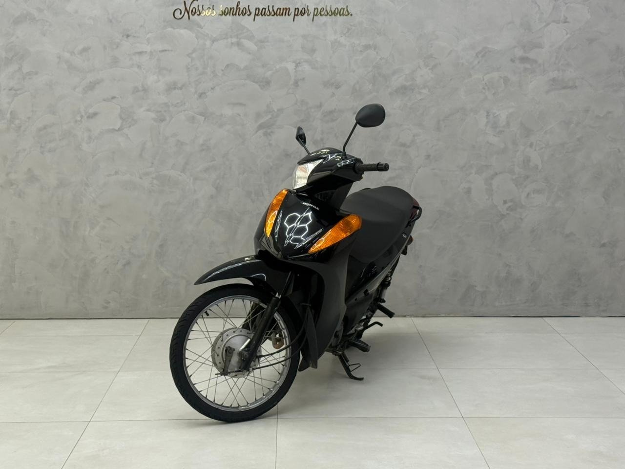 Honda C 100 BIZ-ES  na cor Preto em Joinville / SC - 1036815