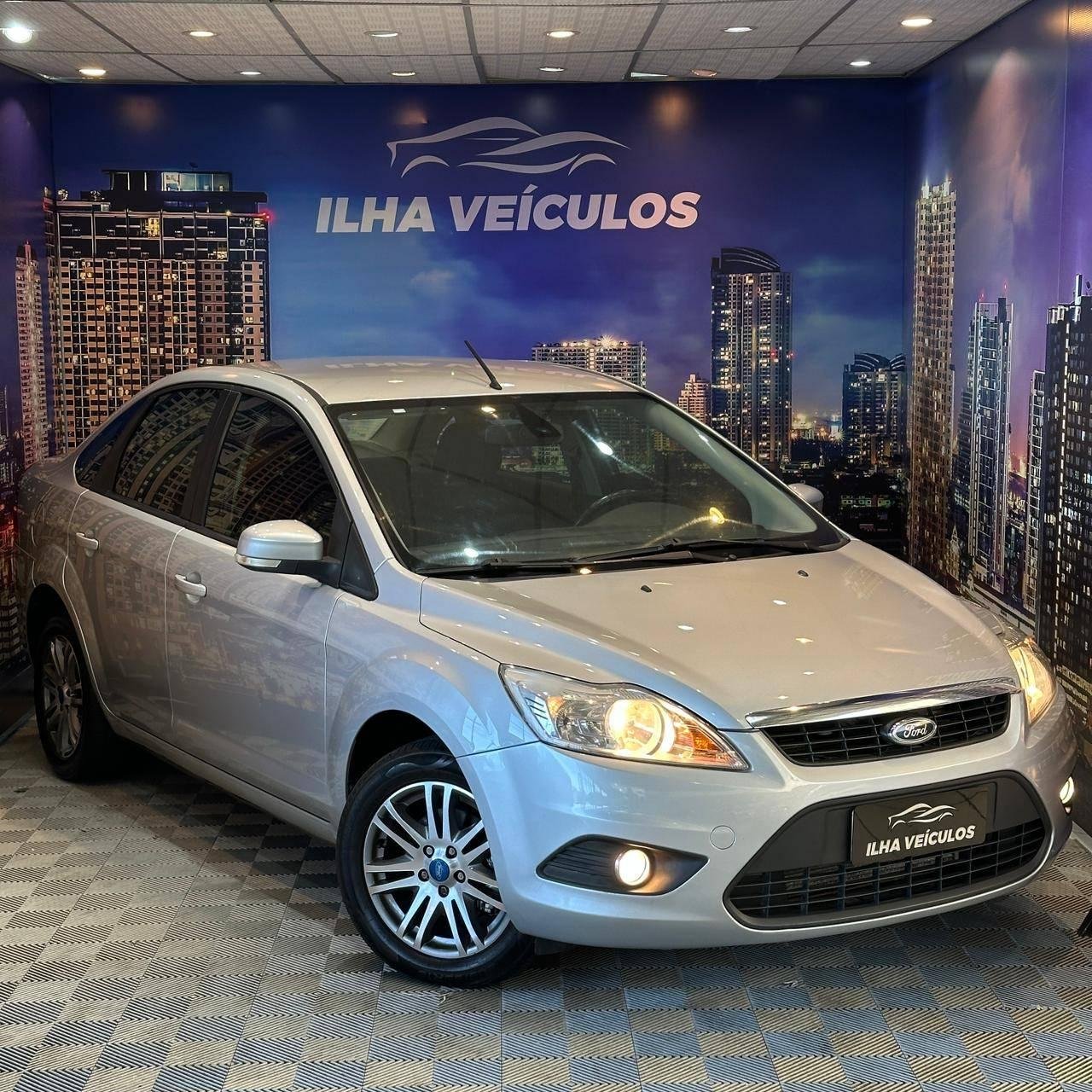 Ford Focus Sedan 1.6/1.6 Flex 8V/16V 4p Mec. na cor Prata no Canoas / RS - 1037726