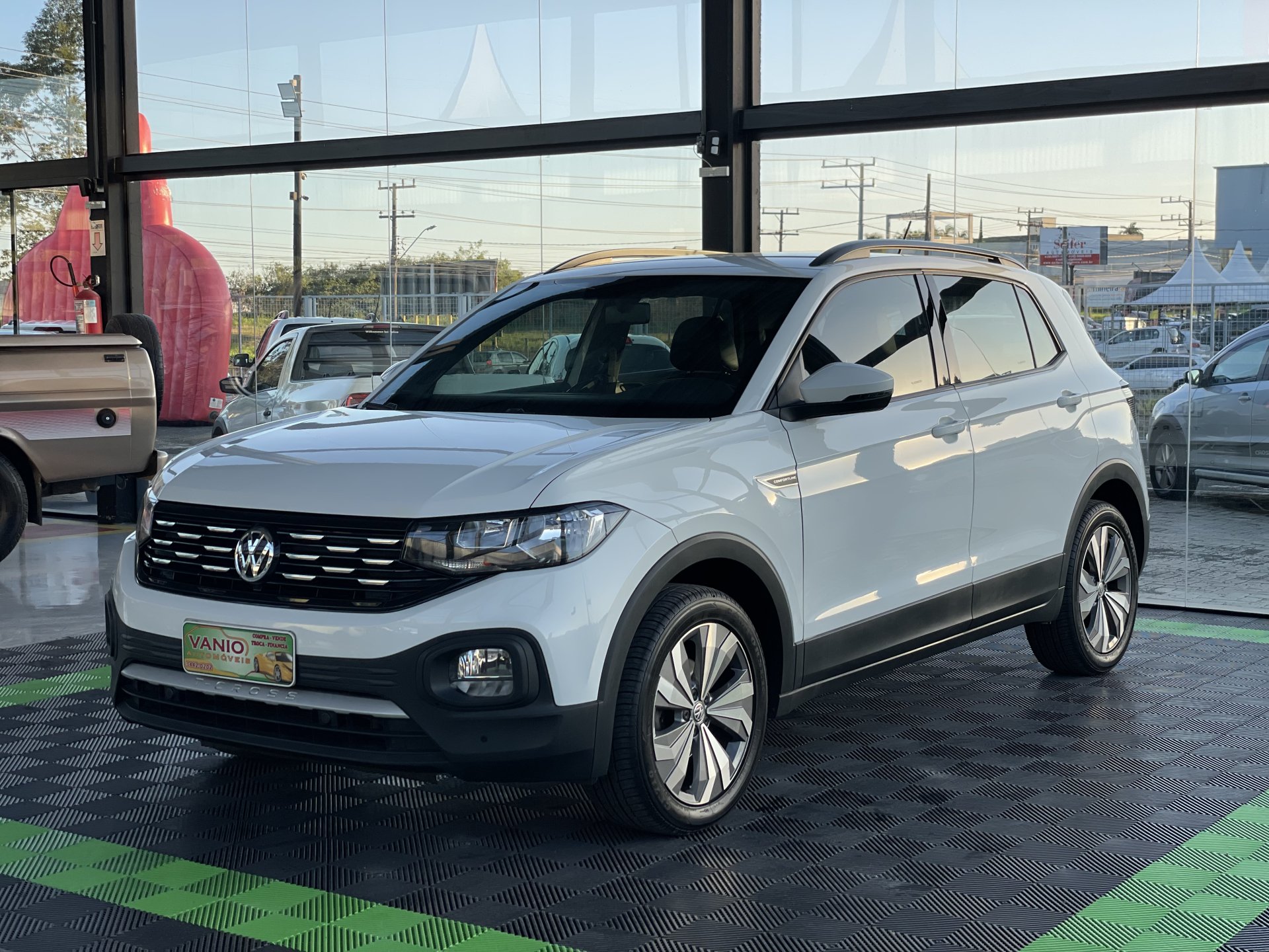 Volkswagen T-Cross Comfor. 200 TSI 1.0 Flex 5p Aut. na cor Branco em Criciúma / SC - 1037924