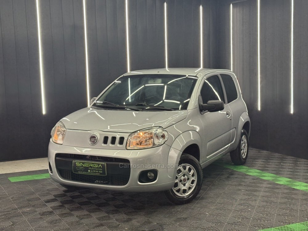 Fiat Uno VIVACE/RUA 1.0 EVO Fire Flex 8V 5p na cor Prata em Palhoça / SC - 1038363