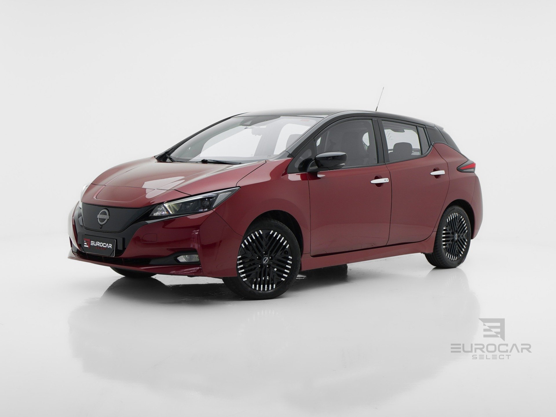Nissan LEAF Aut. (Elétrico) na cor Vermelho em Curitiba / PR - 1038465