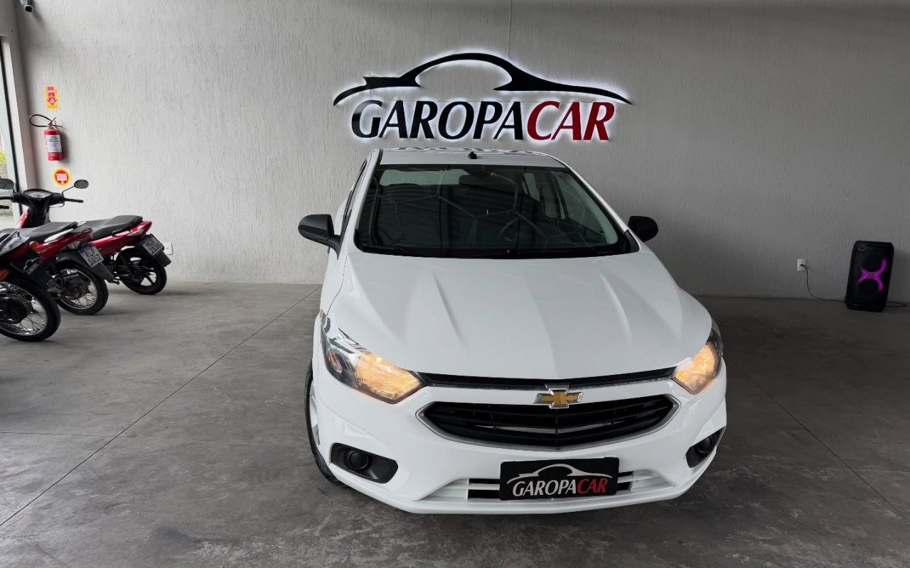 Chevrolet Onix HATCH Joy 1.0 8V Flex 5p Mec. na cor Branco em Garopaba / SC - 1038748