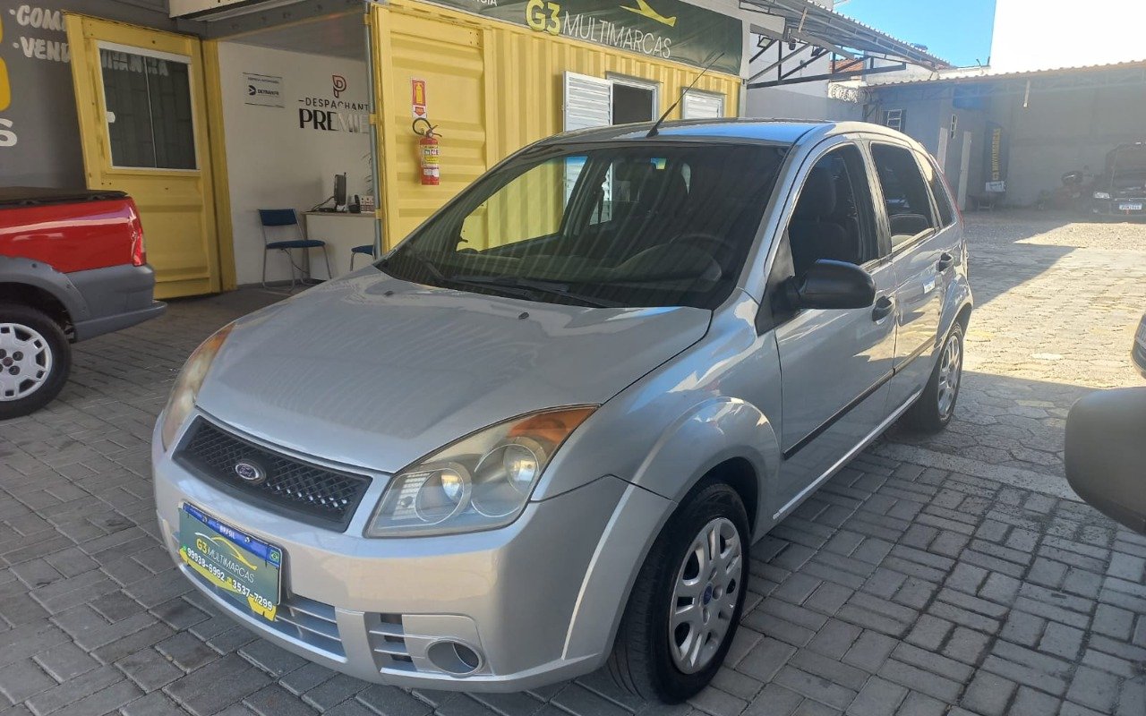 Ford Fiesta 1.0 8V Flex/Class 1.0 8V Flex 5p na cor Prata em Araucária / PR - 1041871