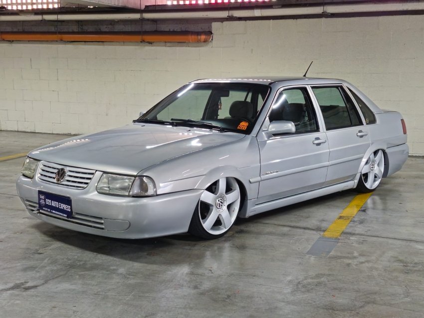 Volkswagen Santana 2.0 Mi 2p e 4p na cor Cinza em Curitiba / PR - 10441