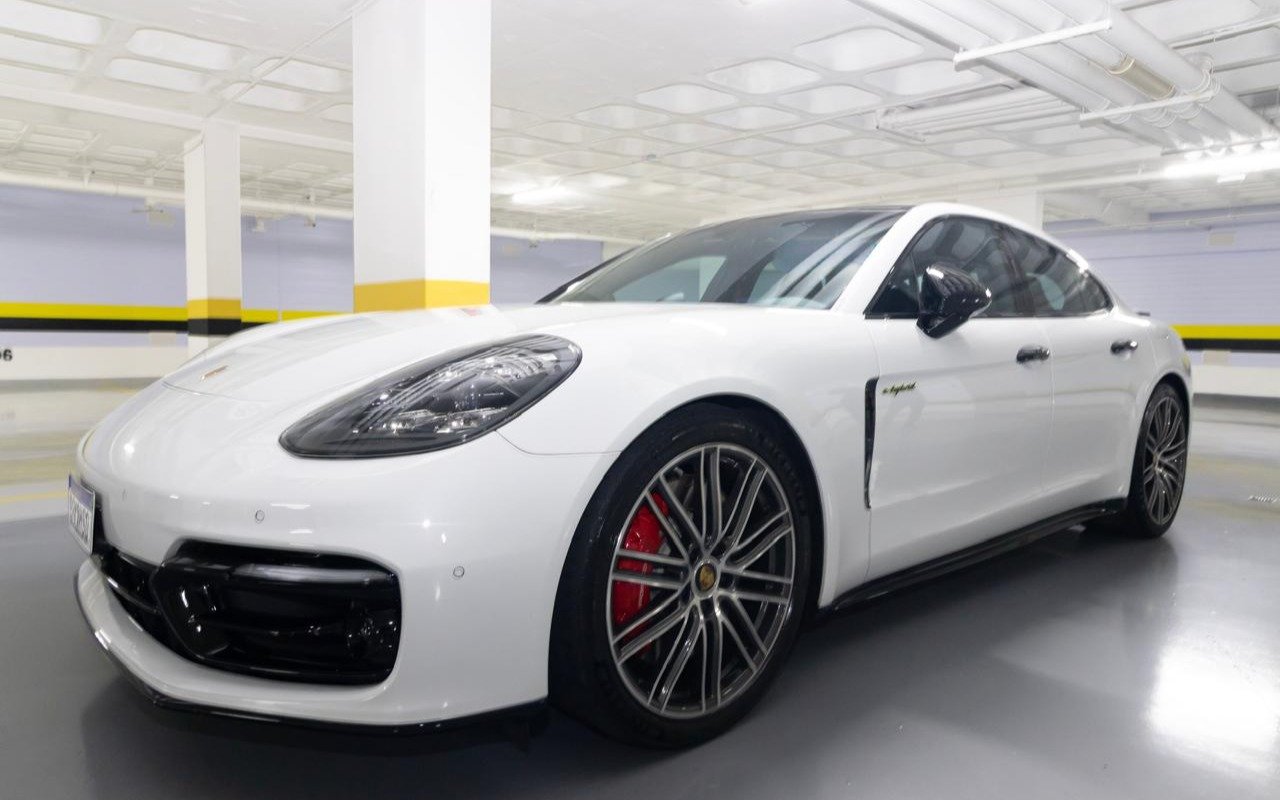 Porsche Panamera 4S 2.9 560cv (Híbrido) na cor Branco em Curitiba / PR - 1061