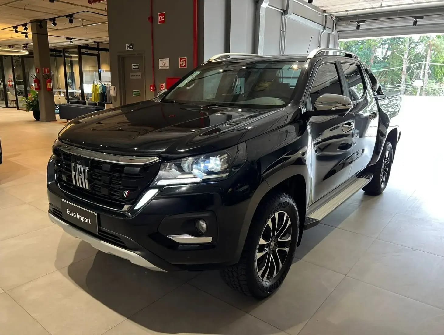Fiat Titano Ranch 2.2 16V 4x4 TB Diesel Aut. na cor Preto em Londrina / PR - 1069101