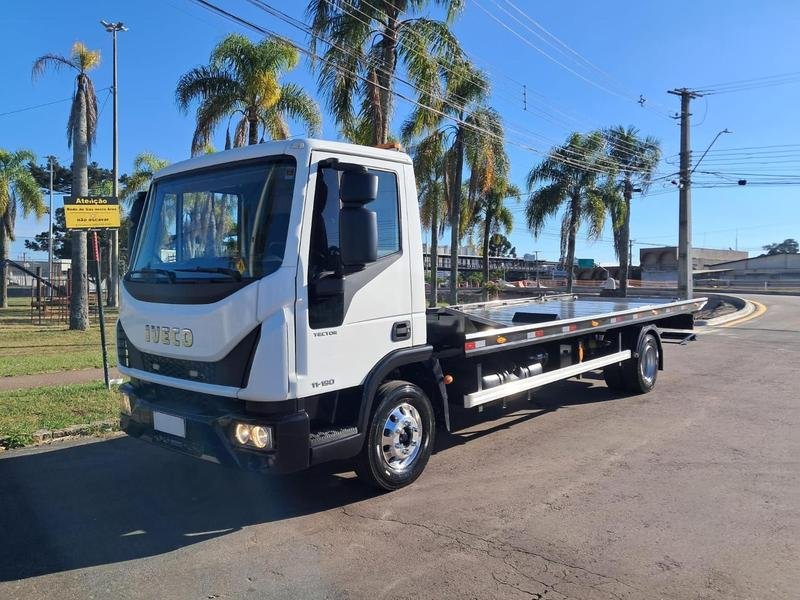 IVECO TECTOR 11-190 4x2 (diesel)(E6) na cor Branco em Curitiba / PR - 1070382