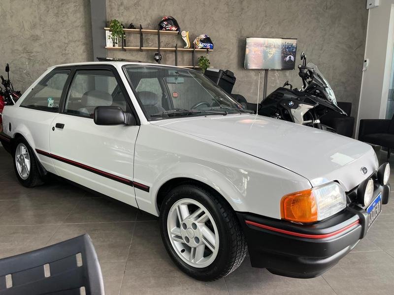 Ford Escort XR3 1.8 / 1.6 Beneton/Form./Laser na cor Branco em São José dos Pinhais / PR - 10750