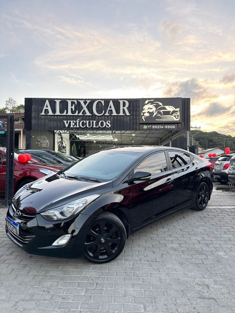 Hyundai Elantra GLS 2.0 16V Aut. na cor Preto em Joinville / SC - 1076759
