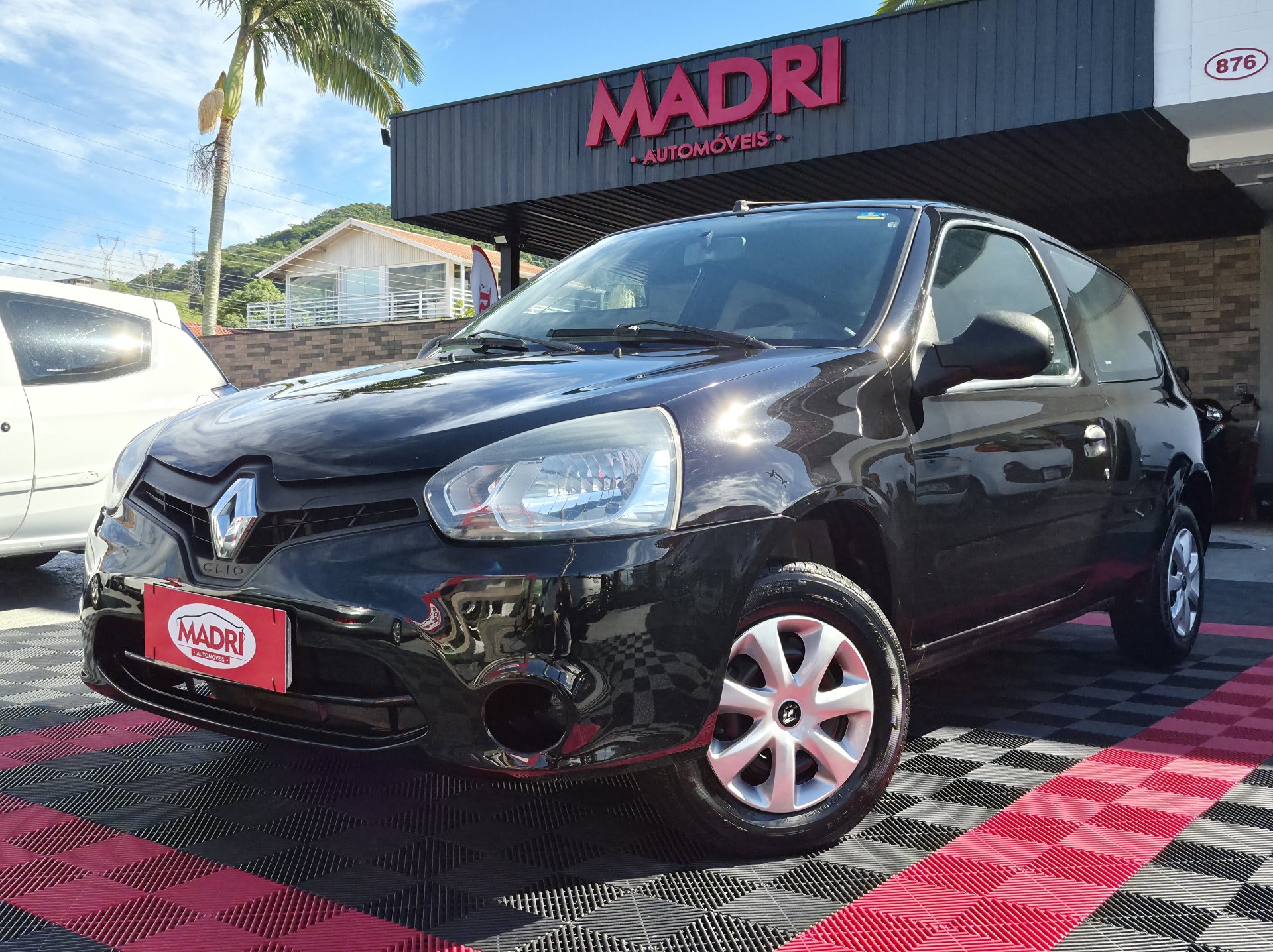 Renault Clio Authentique 1.0/1.0 Hi-Power 16V 3p na cor Preto em Palhoça / SC - 1085569