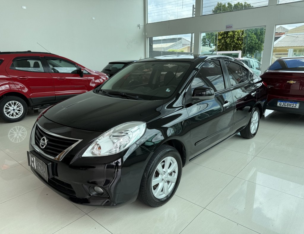 Nissan VERSA SL 1.6 16V Flex Fuel 4p Mec. na cor Preto em Curitiba / PR - 10905