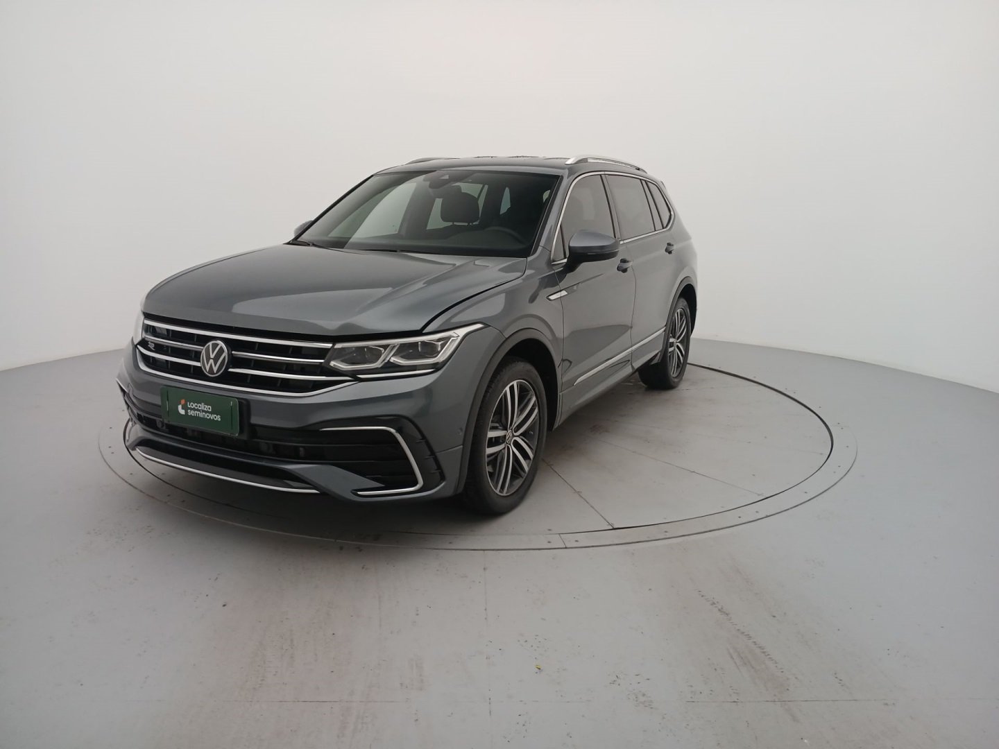 Volkswagen Tiguan Allspac R-Line 300 TSI 2.0 na cor Cinza em Itajaí / SC - 1097593