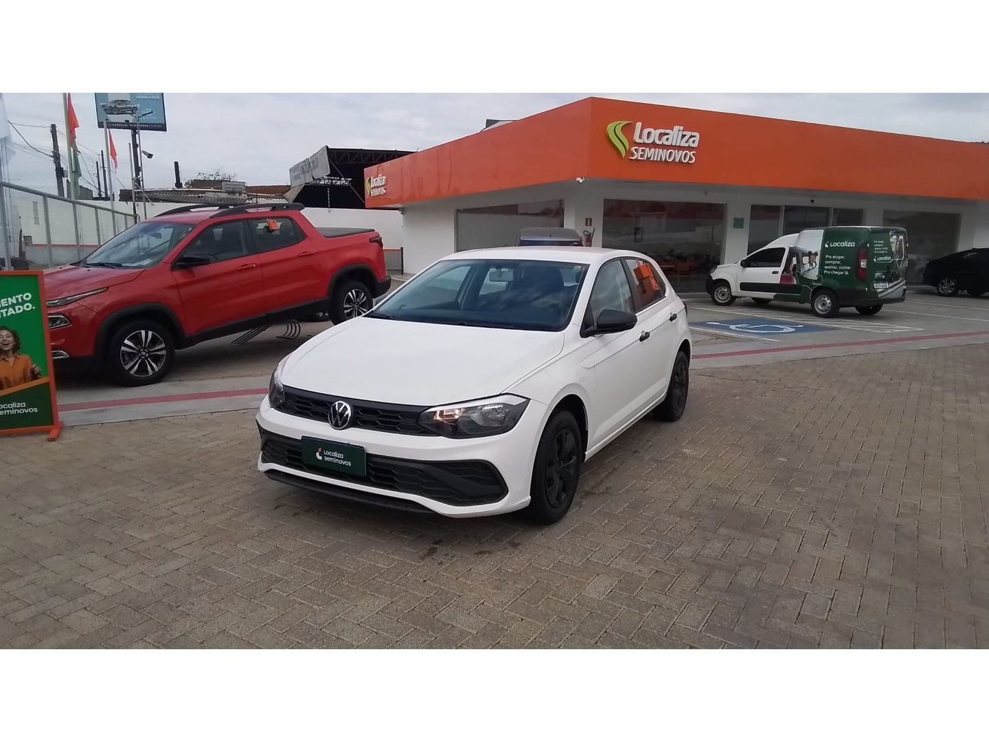 Volkswagen Polo Track Rock in Rio 1.0 Flex 12V 5p na cor Branco no São Leopoldo / RS - 10986