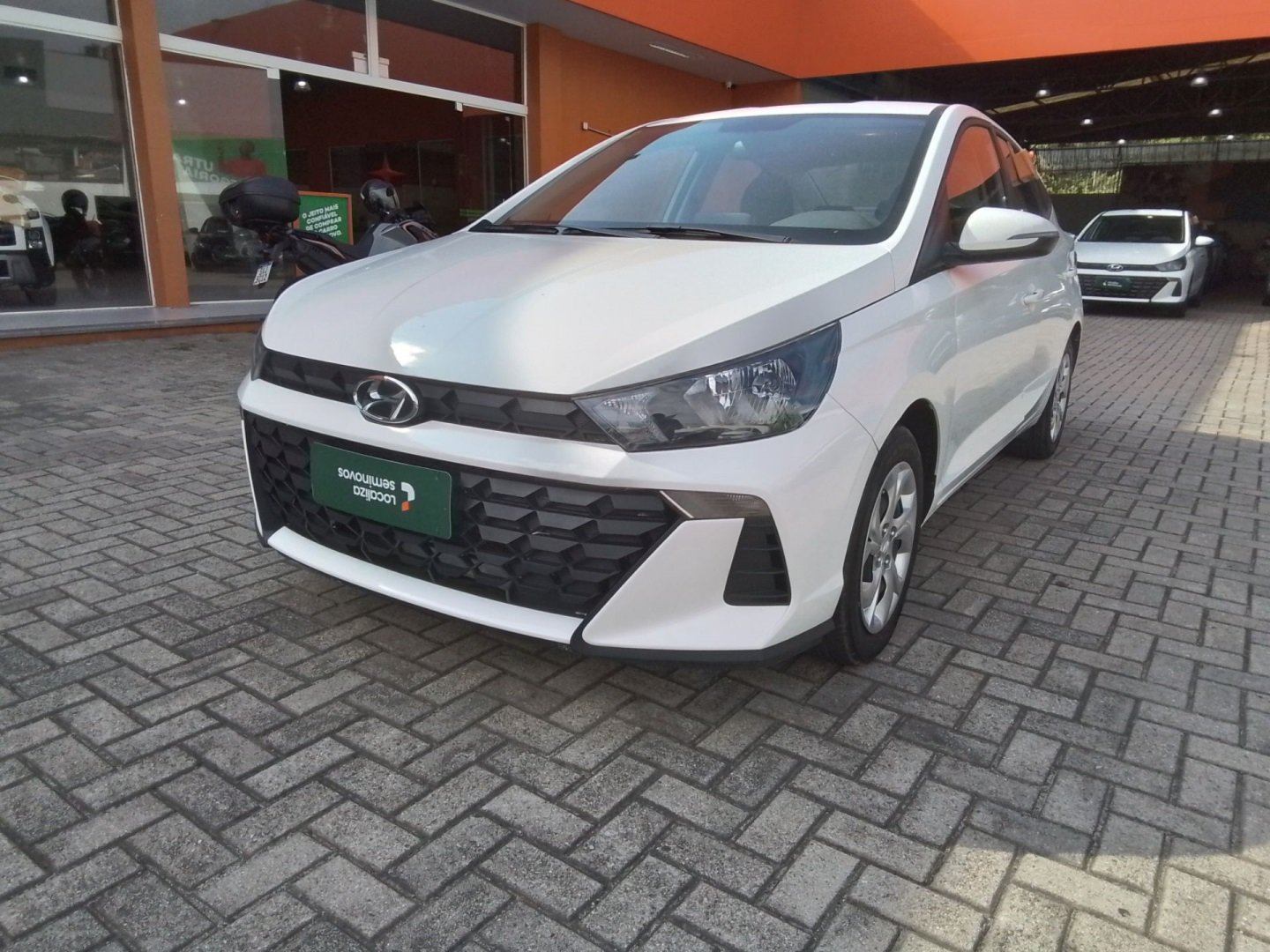 Hyundai HB20S Comfort Plus 1.0 Flex 12V Mec. na cor Branco em Brusque / SC - 1105047