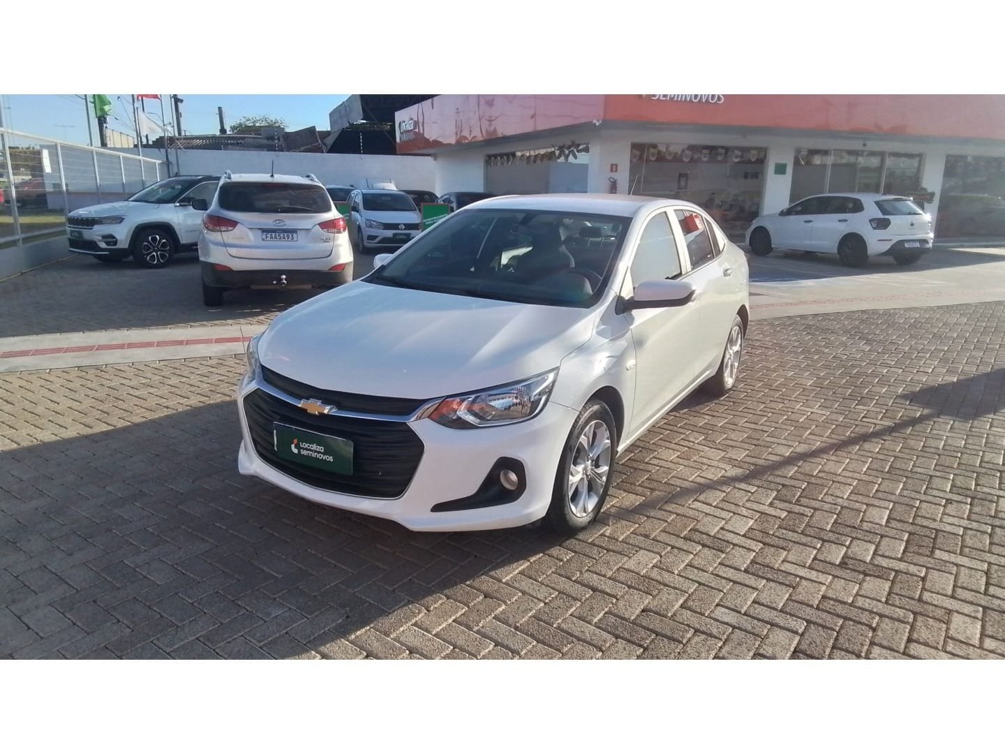 Chevrolet Onix HATCH LTZ 1.0 12V TB Flex 5p Aut. na cor Branco no São Leopoldo / RS - 11069