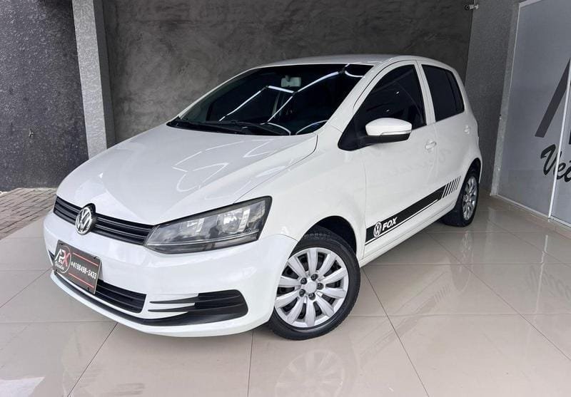 Volkswagen Fox City 1.0 Mi/ 1.0Mi Total Flex 8V 5p na cor Branco em Curitiba / PR - 11356