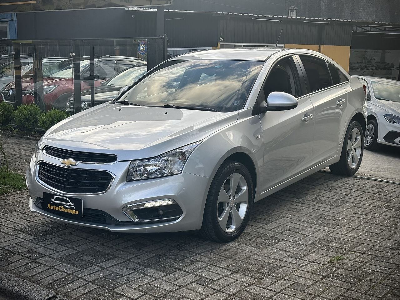 Chevrolet CRUZE HB Sport LT 1.8 16V FlexP. 5p Mec na cor Prata em Curitiba / PR - 11430