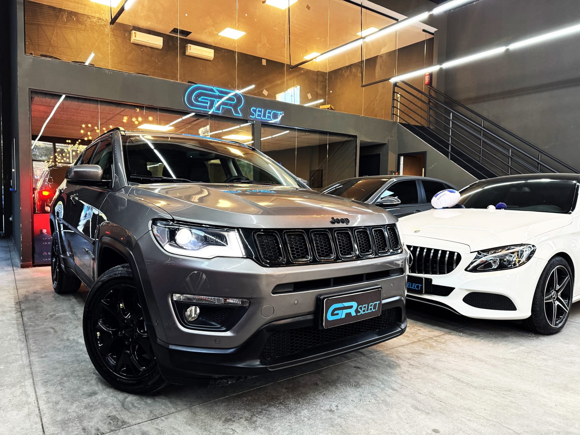 Jeep Compass LONGITUDE 2.0 4x2 Flex 16V Aut. na cor Cinza em Florianópolis / SC - 11513
