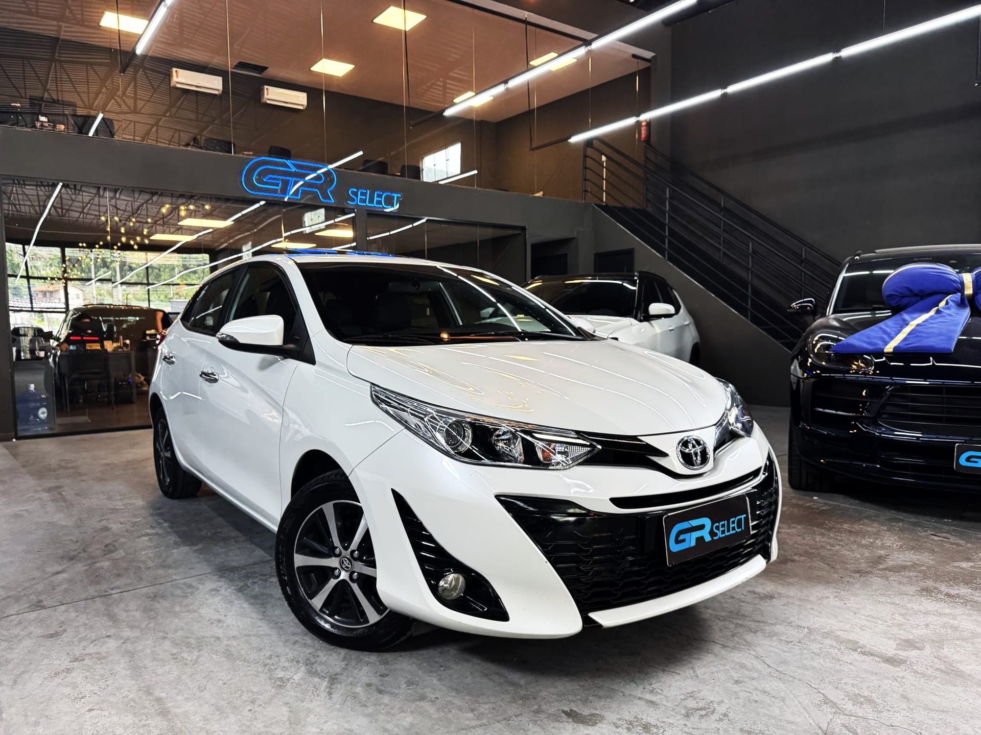 Toyota YARIS XLS Sedan 1.5 Flex 16V 4p Aut. na cor Branco em Florianópolis / SC - 11542