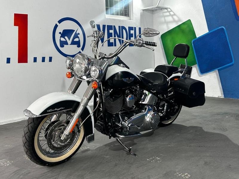 HARLEY-DAVIDSON SOFTAIL DELUXE  FLSTN  na cor Branco em Curitiba / PR - 11626