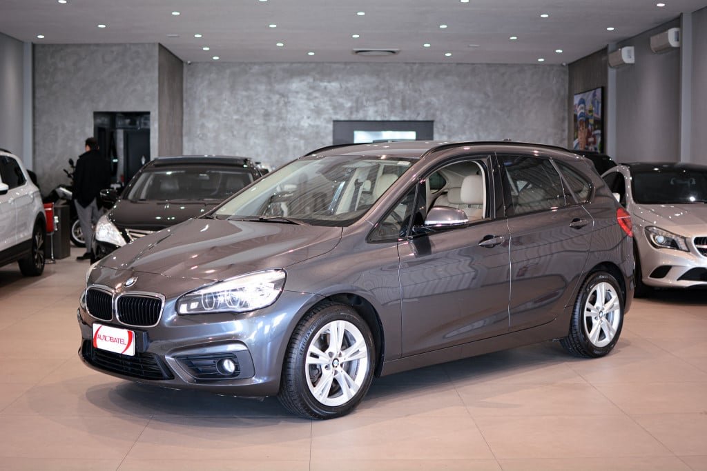 BMW 220i Tourer Active Flex 2.0 TB Aut. na cor Cinza em Curitiba / PR - 11670
