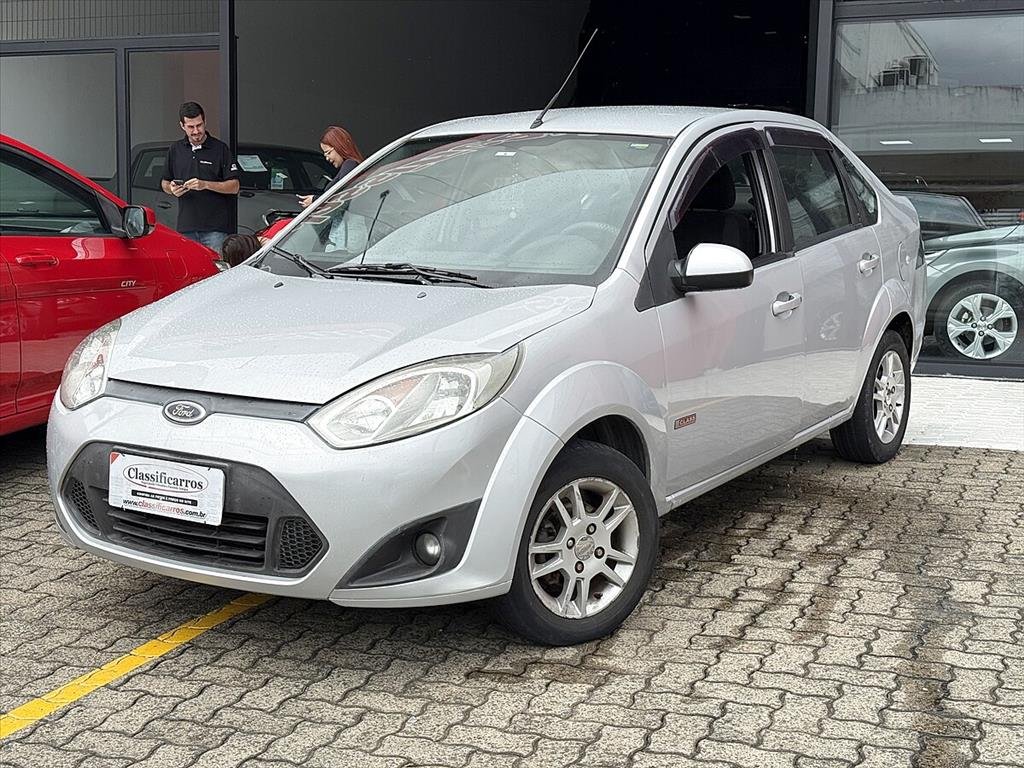 Ford Fiesta Sed. 1.6 8V Flex 4p na cor Prata em Campinas / SP - 11800