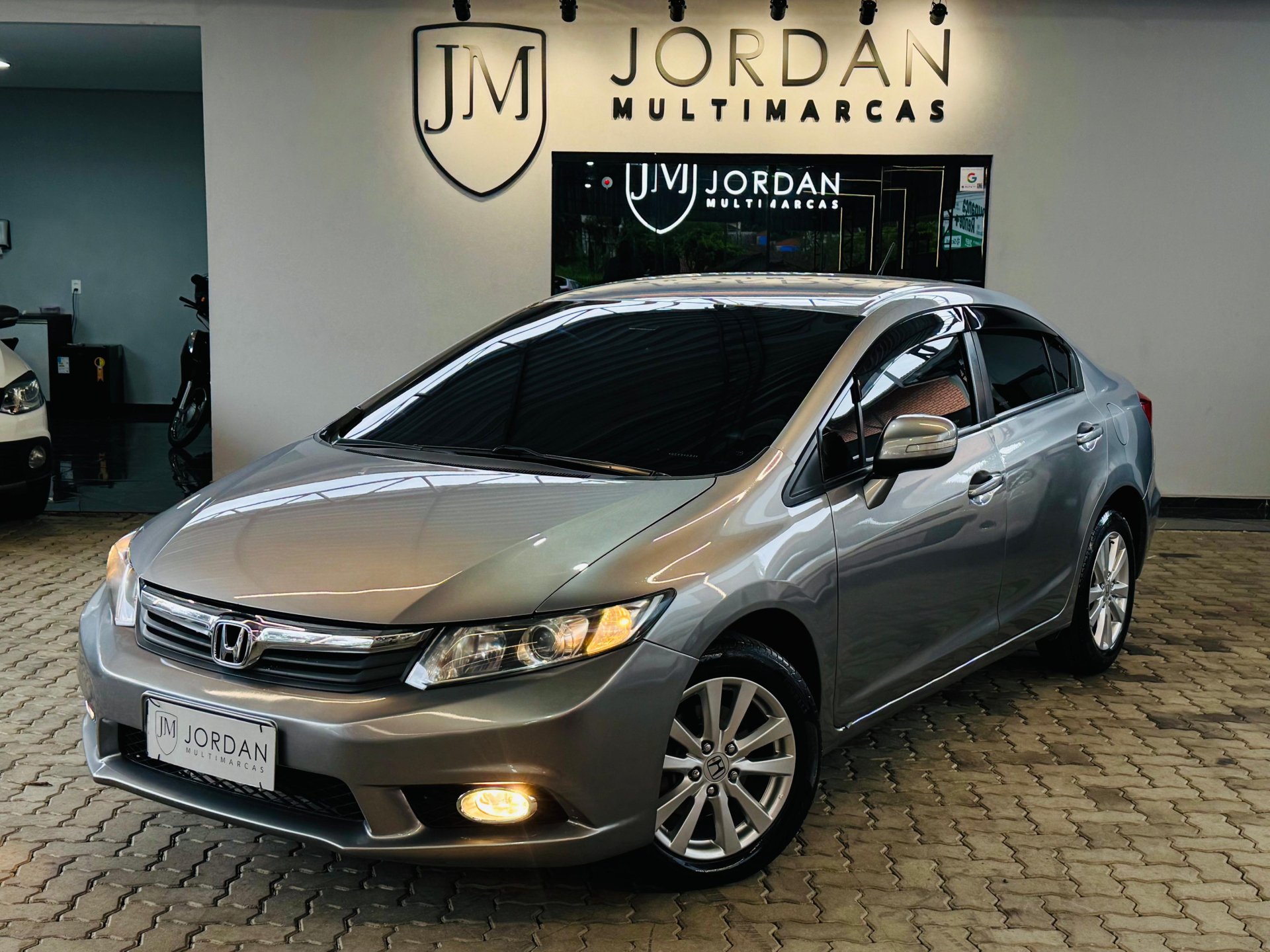 Honda Civic Sedan LXR 2.0 Flexone 16V Aut. 4p na cor Cinza em Joinville / SC - 12702