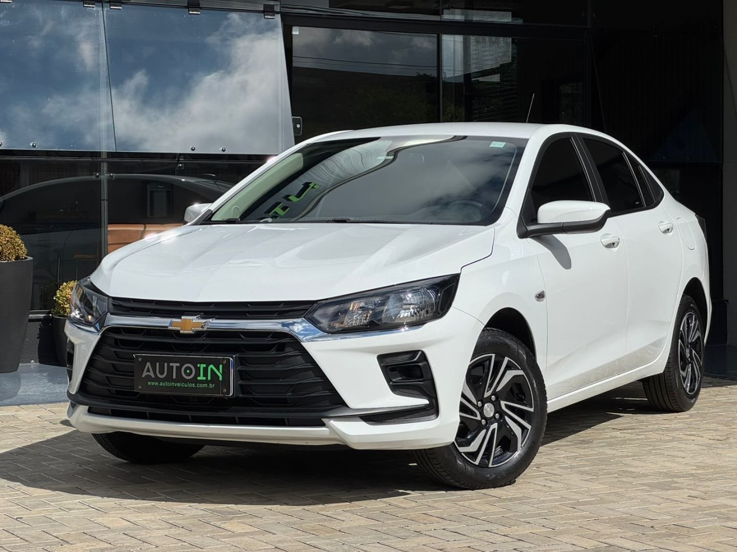 Chevrolet Onix HATCH 1.0 12V TB Flex 5p Aut. na cor Branco em Ponta Grossa / PR - 12744