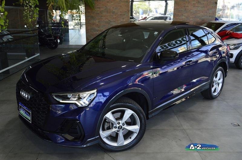 Audi Q3 Perf. Black 2.0 TFSI Tiptr. Quattro na cor Azul em Campinas / SP - 12774