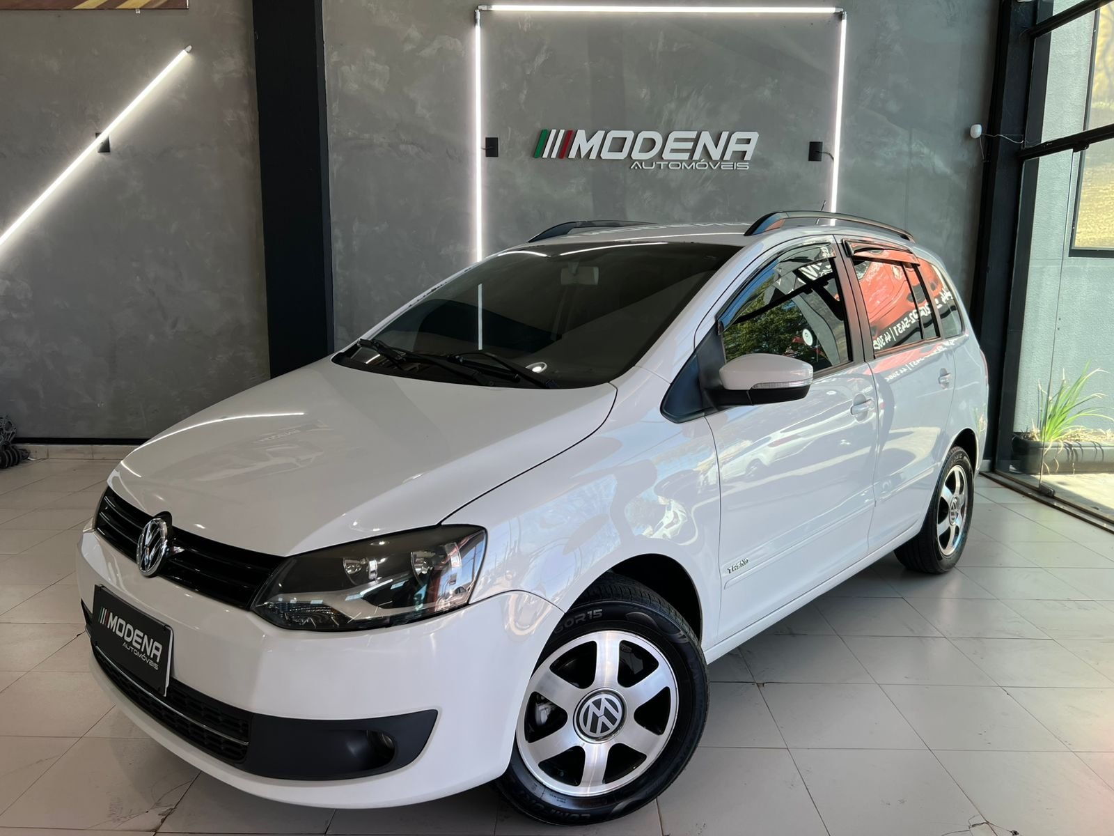 Volkswagen SpaceFox 1.6/ 1.6 Trend Total Flex 8V 5p na cor Branco em Maringá / PR - 12966