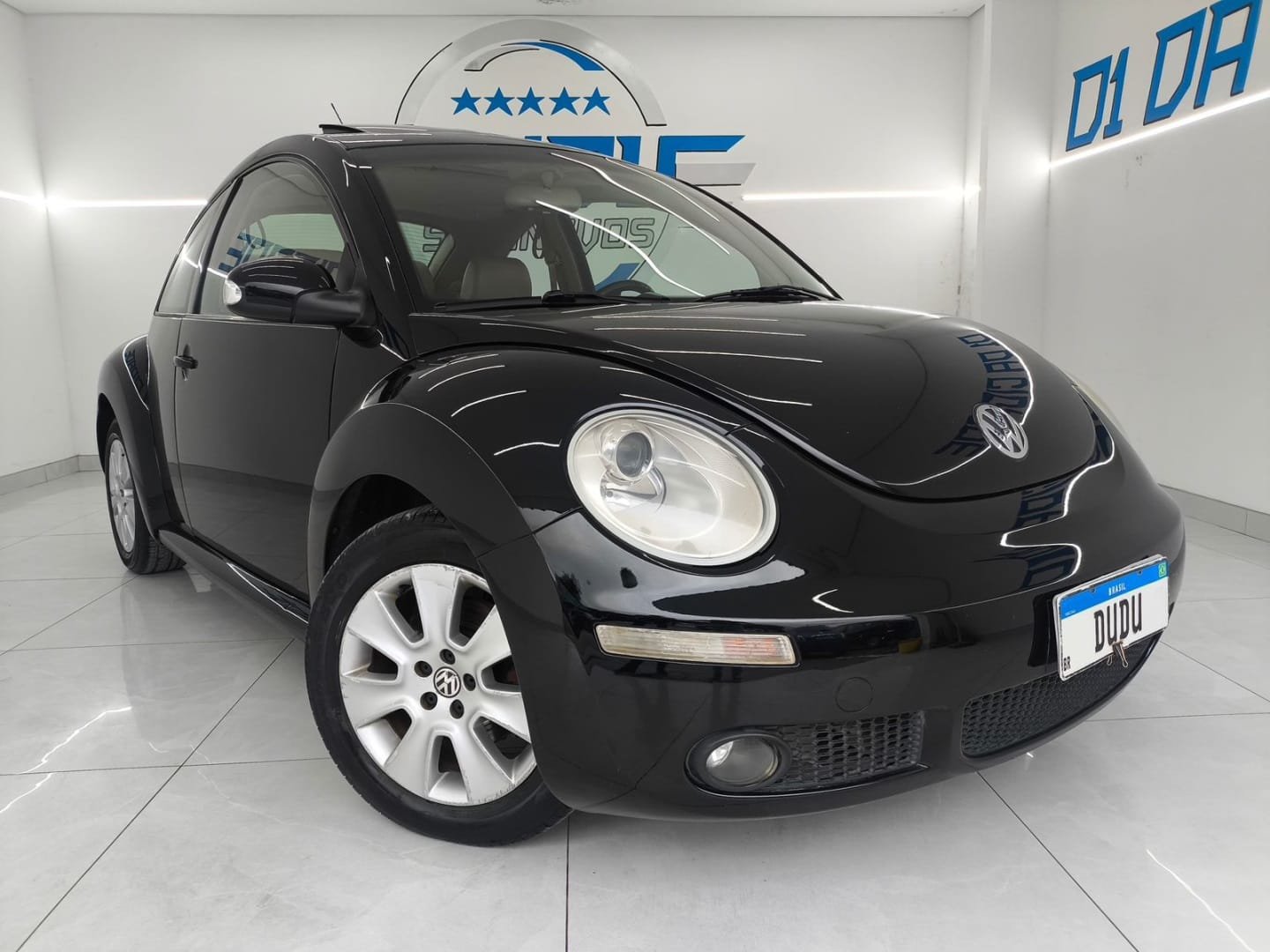 VW - VolksWagen New Beetle 2.0 Mi Mec./Aut. na cor Preto em Joinville / SC - 13053