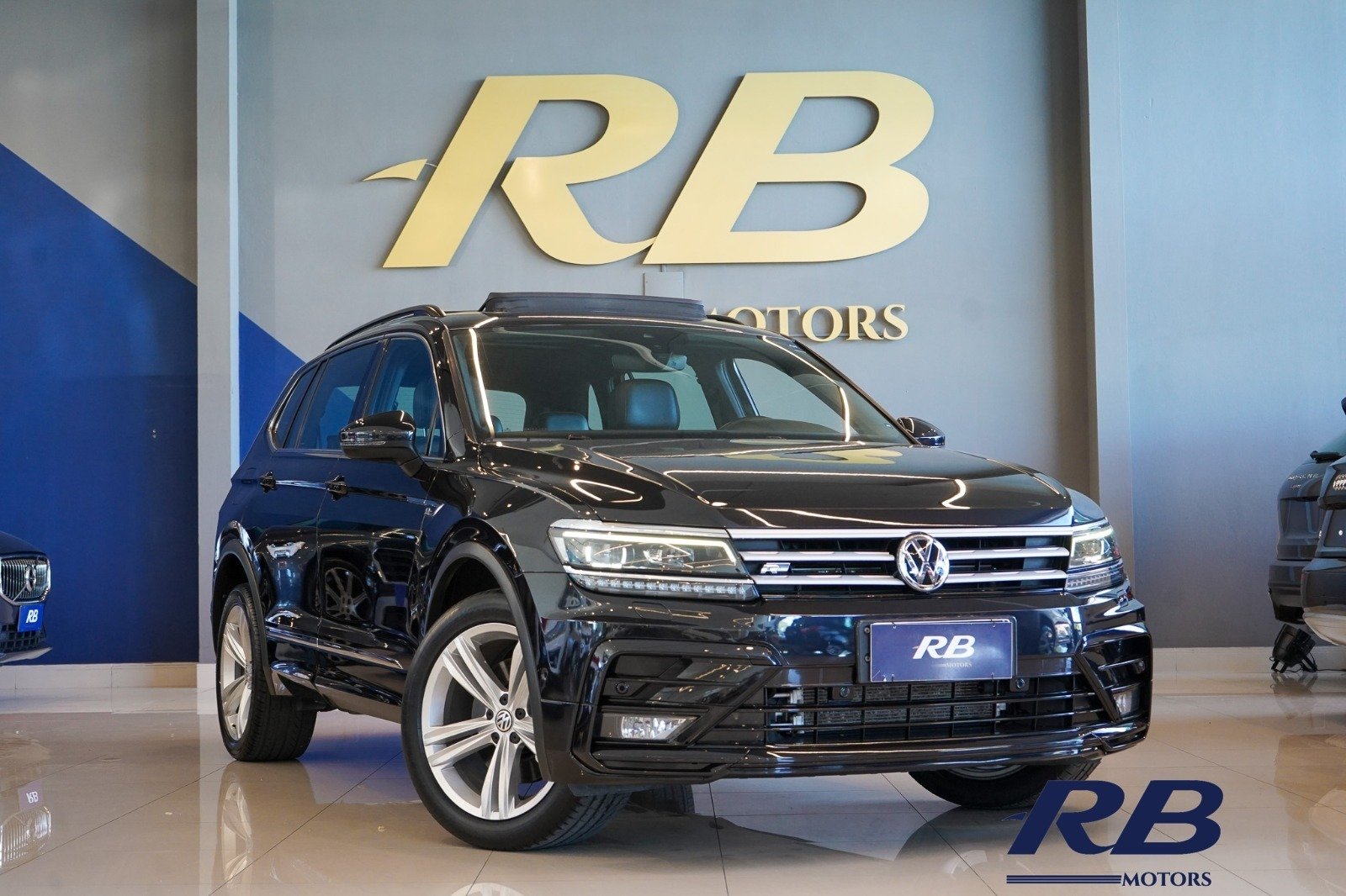 Volkswagen Tiguan Allspac R-Line 350 TSI 2.0 4x4 na cor Preto em Itajaí / SC - 13156