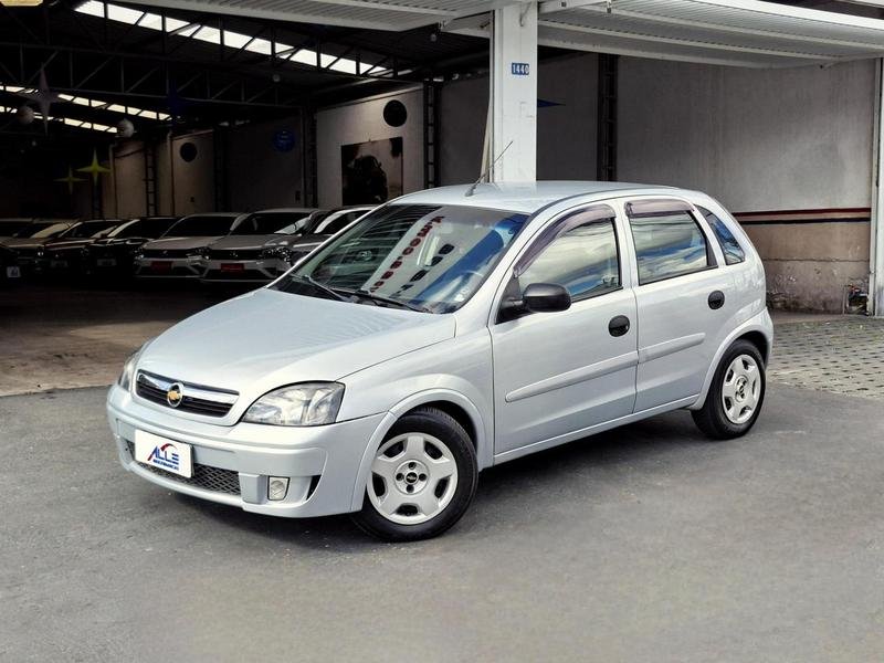 Chevrolet Corsa Hat. Maxx 1.4 8V ECONOFLEX 5p na cor Prata em Curitiba / PR - 13390