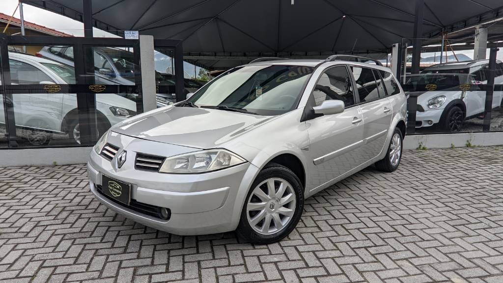 Renault Megane Grand Tour Dynam. Hi-Flex 1.6 16V na cor Cinza em Santo Amaro da Imperatriz / SC - 13509