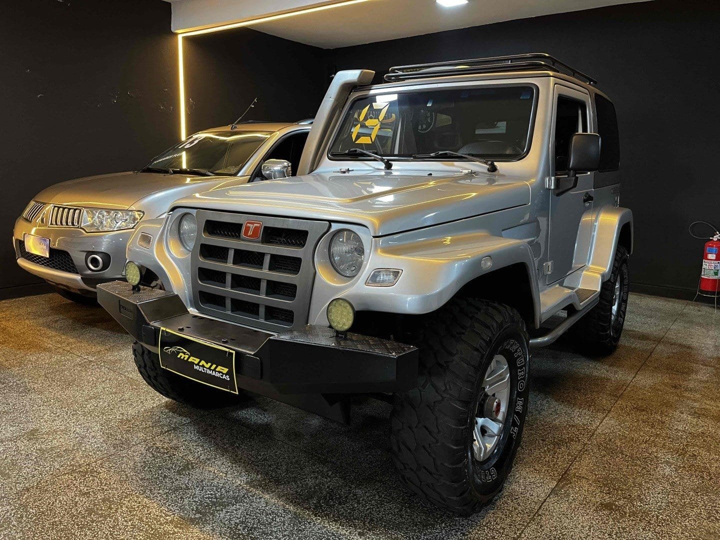 Troller T-4 TRAIL 4x4 3.2 Tdi Cap. Ríg. Diesel na cor Cinza em Londrina / PR - 13546