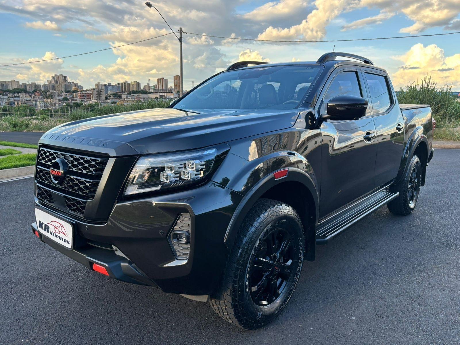 Nissan Frontier PRO4X CD 4x4 2.3 Bi-TB Die. Aut na cor Preto em Ribeirão Preto / SP - 13736