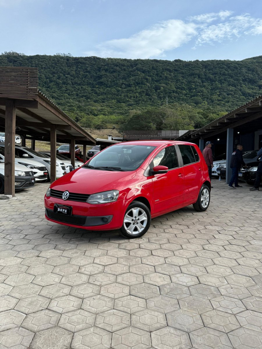 Volkswagen Fox Trendline 1.6 Flex 8V 5p na cor Vermelho no Osório / RS - 13772