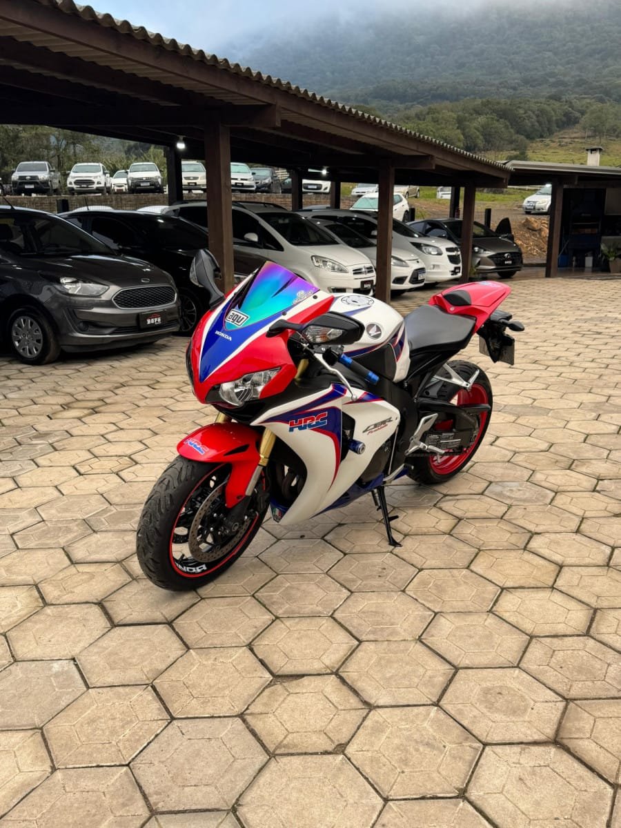 Honda CBR 1000 RR Fireblade  na cor Branco no Osório / RS - 13792