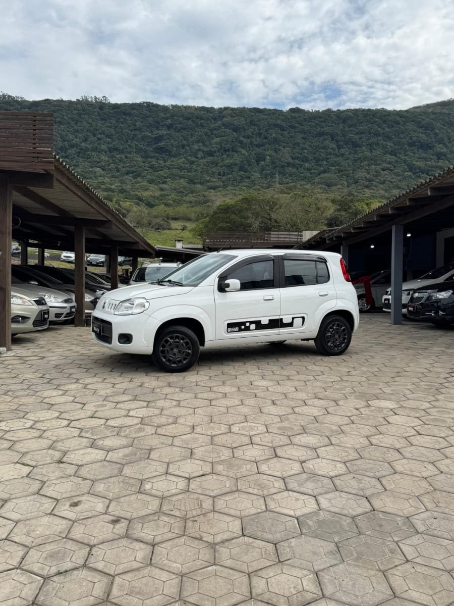 Fiat Uno VIVACE/RUA 1.0 EVO Fire Flex 8V 5p na cor Branco no Osório / RS - 13796