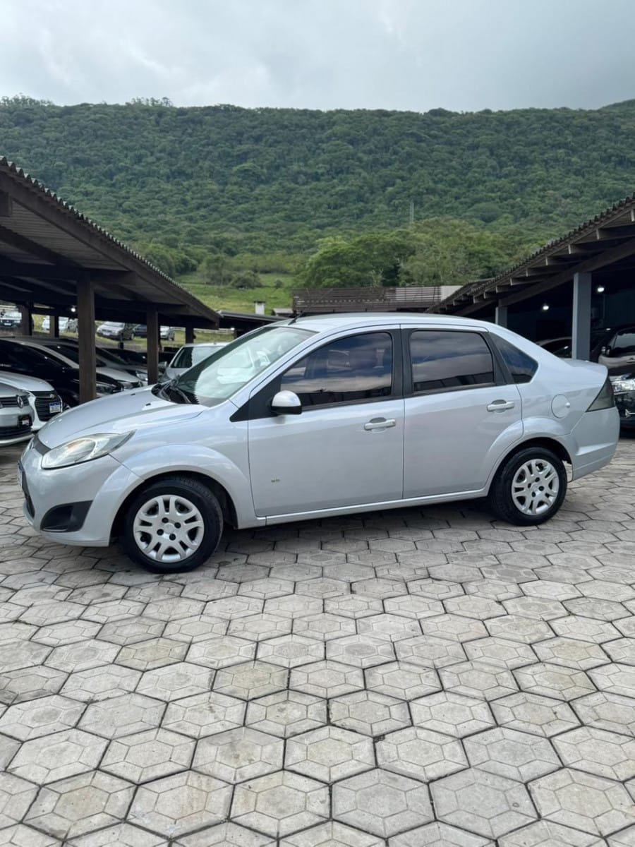 Ford Fiesta CLX 1.4i 16V 3p e 5p na cor Cinza no Osório / RS - 13818